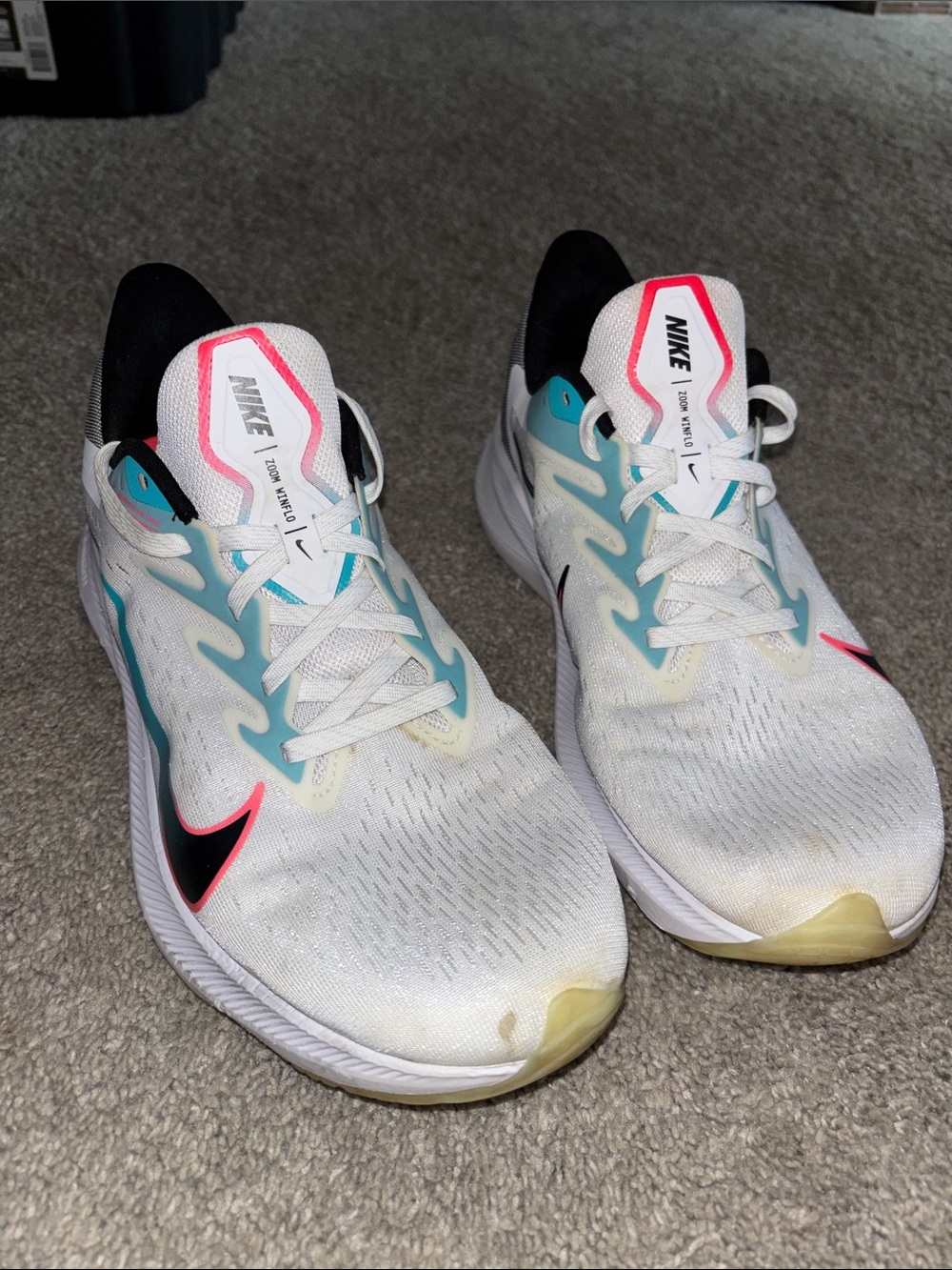 Nike Men's White Black Turquoise Athletic Running Shoes
